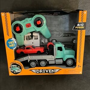 NWT R/C Toy Truck with Red and Green Vehicles